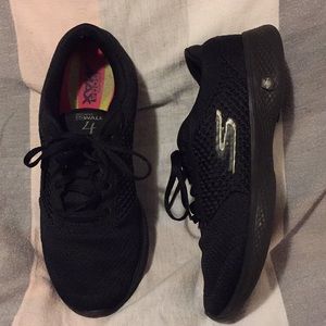 SALE😂Skechers Sneakers